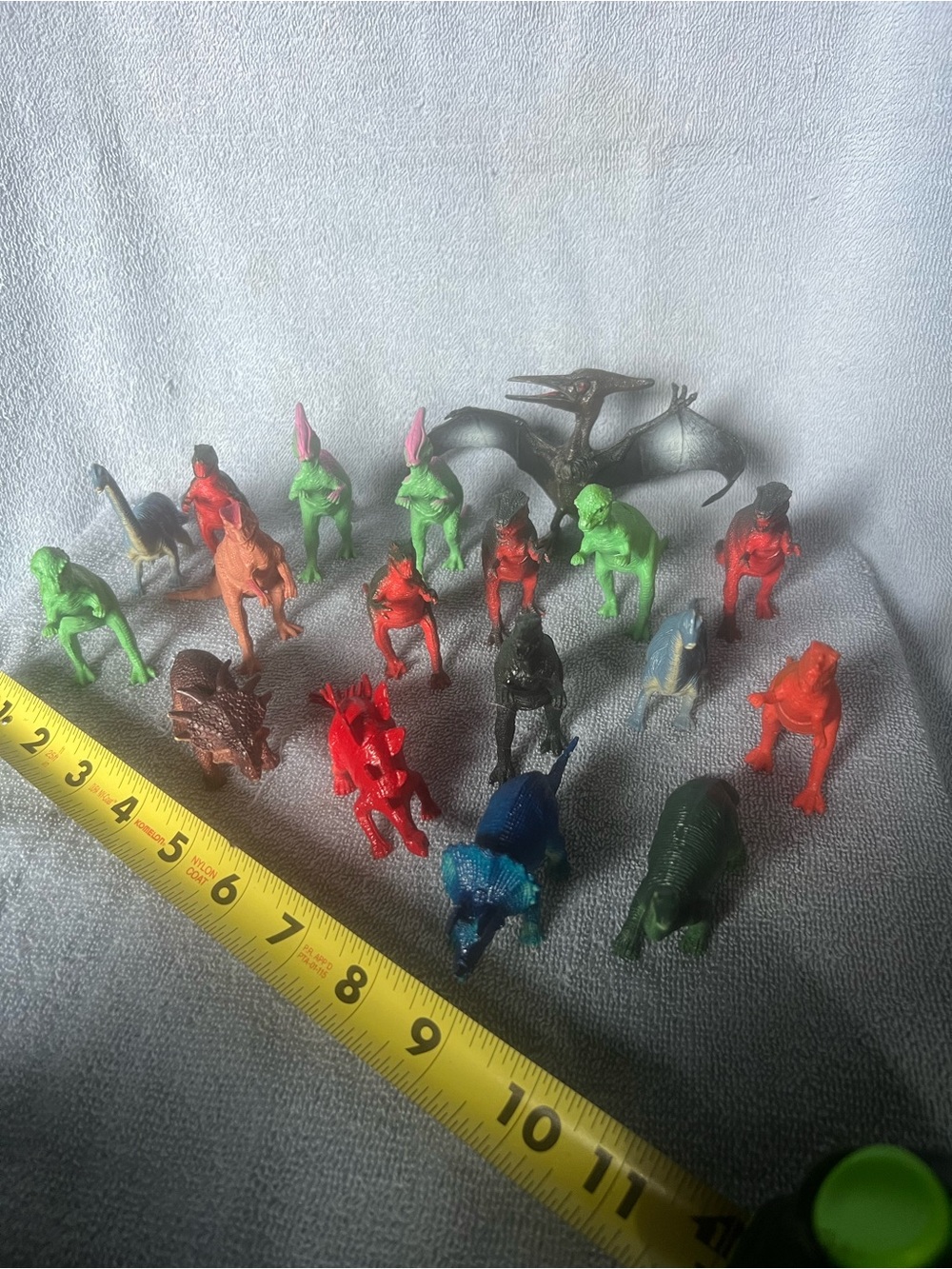 Lot of 18 Plastic Dinosaur Figures Toy Set